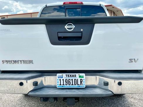 Used 2016 Nissan Frontier SV w/ SV Value Truck Package RWD image 6