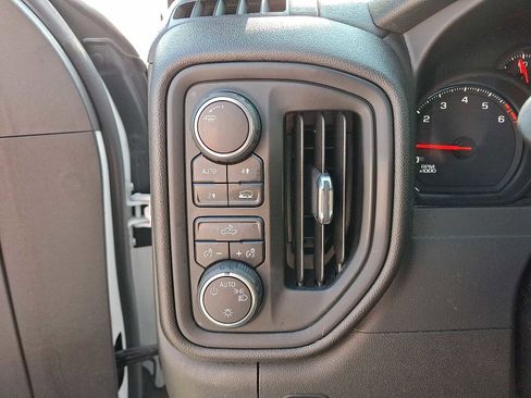 Used 2020 Chevrolet Silverado 1500 Custom w/ Custom Value Package image 25