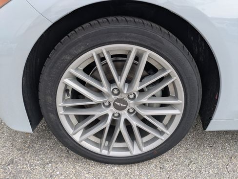Used 2020 Genesis G70 2.0T RWD image 11