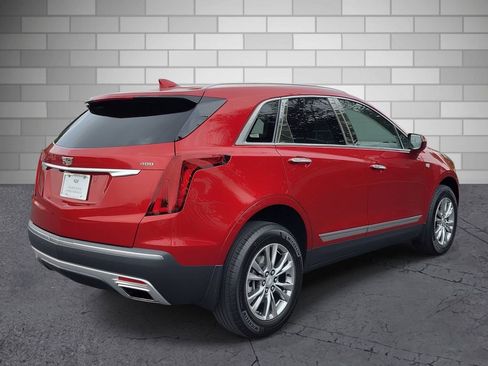 Certified 2022 Cadillac XT5 Premium Luxury w/ LPO, Premium Carpet Package FWD image 5