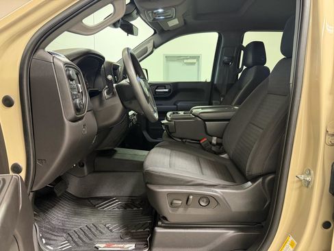Used 2023 Chevrolet Silverado 1500 Custom Trail Boss AWD/4WD image 11