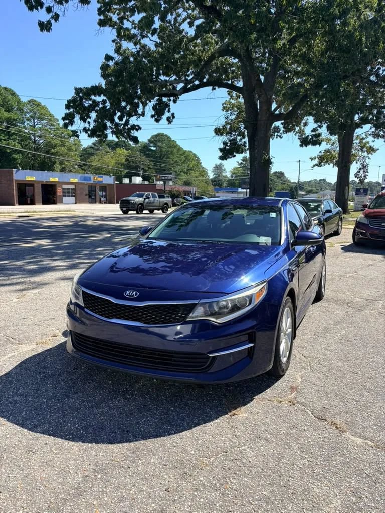 Used 2018 Kia Optima LX FWD image 1