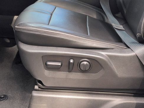 Used 2021 Chevrolet Silverado 1500 High Country AWD/4WD image 16