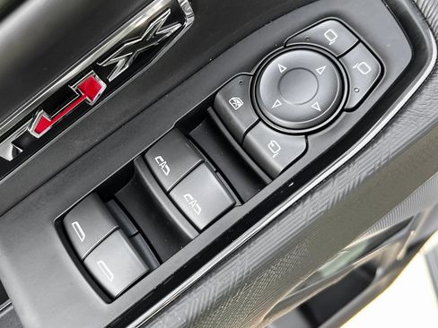 Used 2022 GMC Sierra 1500 AT4X image 29