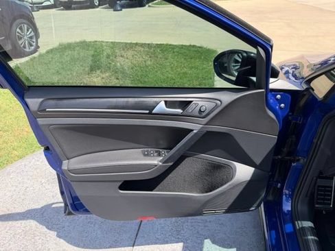 Used 2018 Volkswagen Golf R 4-Door AWD/4WD image 7
