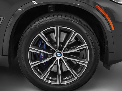 Used 2022 BMW X5 M50i w/ Executive Package image 15