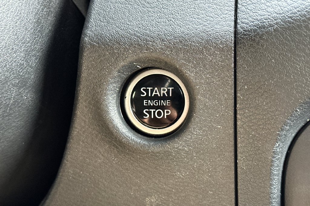 Used 2022 Nissan Frontier SV AWD/4WD image 27