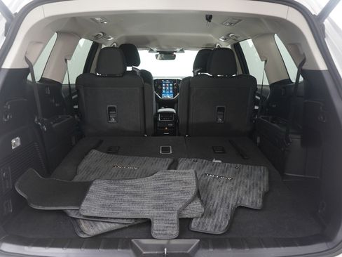 Used 2024 Subaru Ascent Premium w/ Convenience Package image 9