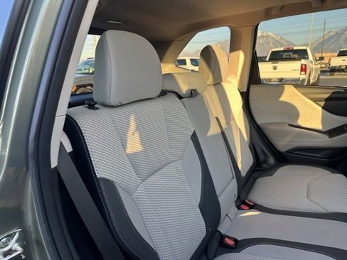 Used 2019 Subaru Forester Premium w/ All-Weather Package image 19