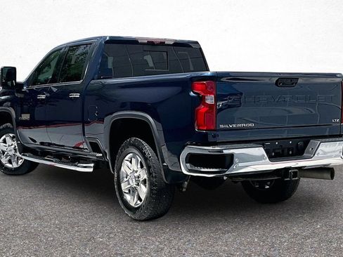 Used 2020 Chevrolet Silverado 2500 LTZ w/ LTZ Premium Package AWD/4WD image 5