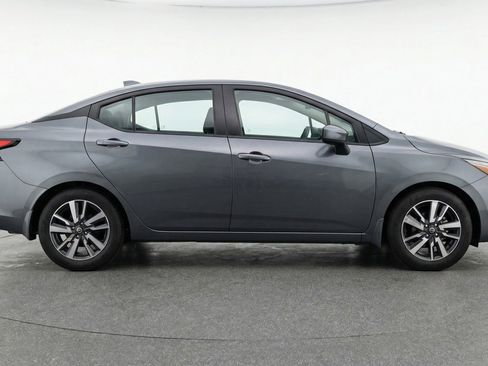 Used 2025 Nissan Versa SV image 11