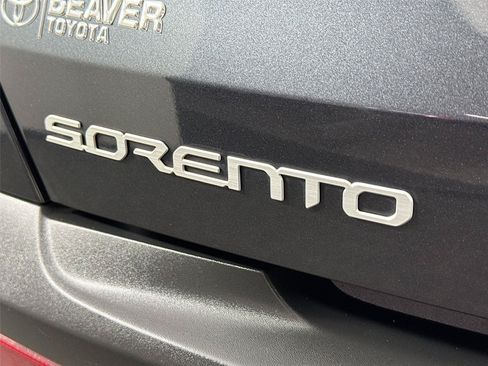 Used 2023 Kia Sorento LX FWD image 13