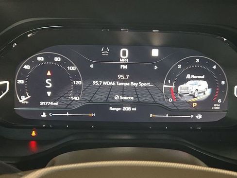 Certified 2022 GMC Yukon Denali w/ Denali Premium Package RWD image 15