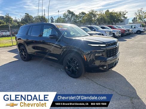 Used 2024 Chevrolet Traverse RS image 9