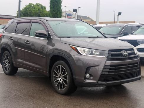 Used 2018 Toyota Highlander SE w/ Protection Package #3 AWD/4WD image 1