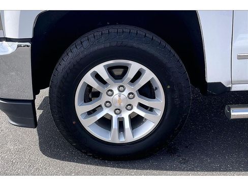 Used 2018 Chevrolet Silverado 1500 LTZ w/ LTZ Plus Package AWD/4WD image 10
