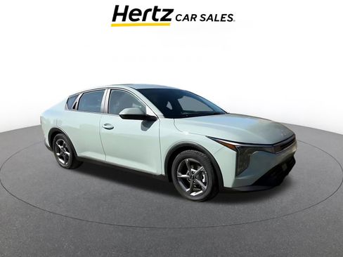 Used 2025 Kia K4 LXS FWD image 1