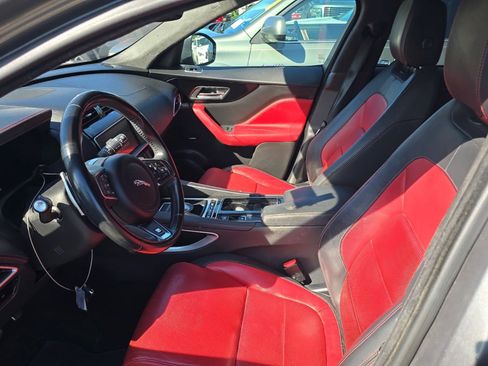 Used 2019 Jaguar F-PACE R-Sport AWD/4WD image 4