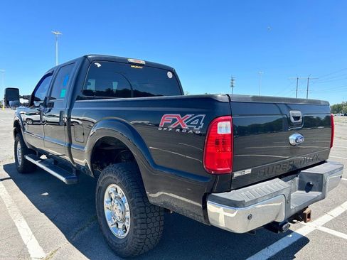 Used 2016 Ford F250 XLT w/ XLT Premium Package AWD/4WD image 3