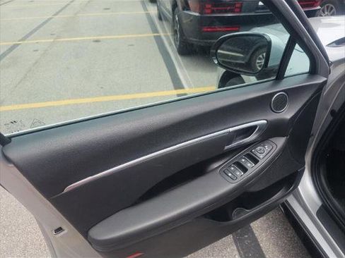 Used 2025 Hyundai Sonata SEL FWD image 11