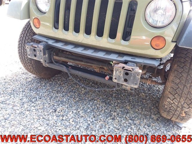 Used 2013 Jeep Wrangler Unlimited Sahara w/ Dual Top Group AWD/4WD image 15