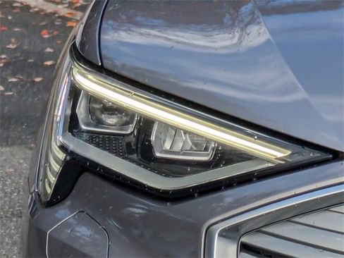 Used 2019 Audi e-tron Premium Plus image 12