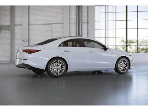 Used 2022 Mercedes-Benz CLA 250 image 19