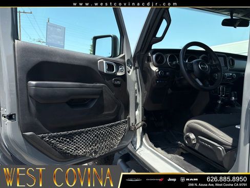 Used 2023 Jeep Wrangler Unlimited AWD/4WD image 10