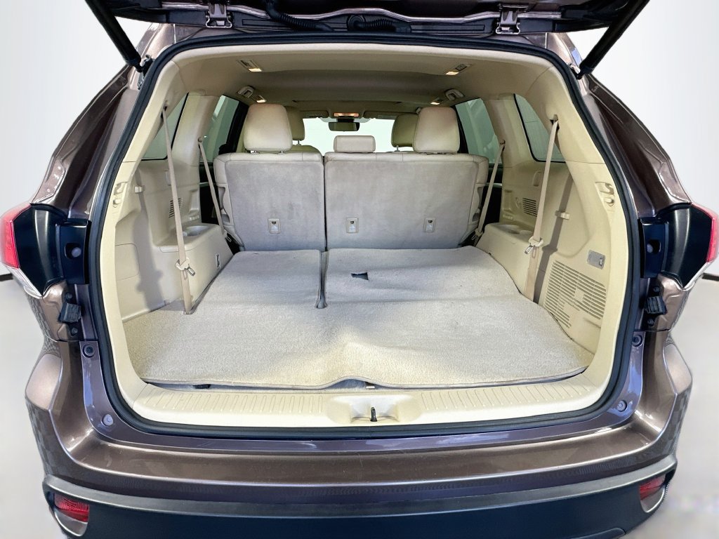 Used 2017 Toyota Highlander XLE FWD image 26