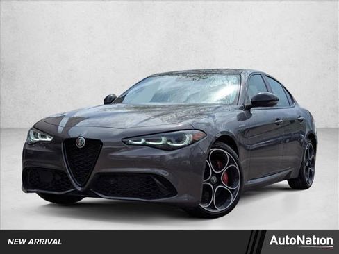 Used 2024 Alfa Romeo Giulia Veloce AWD/4WD image 1