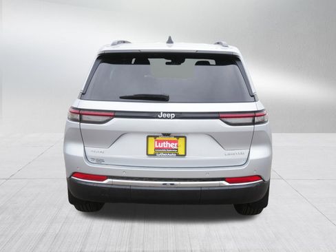 Used 2024 Jeep Grand Cherokee Limited w/ Trailer Tow Package AWD/4WD image 6
