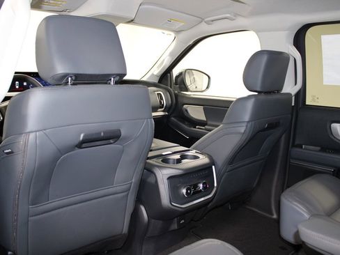 New 2026 Ford Expedition Active image 29