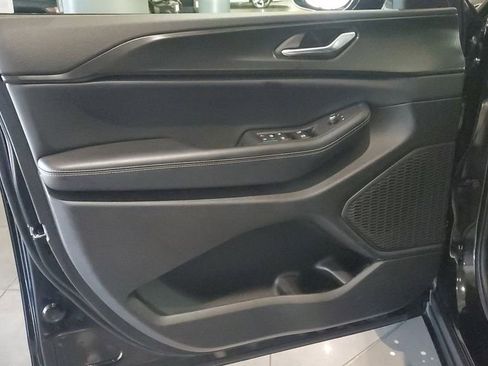 Used 2025 Jeep Grand Cherokee L Altitude image 22