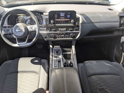 Used 2025 Nissan Pathfinder SV FWD image 17