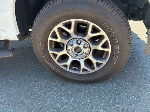 Used 2022 Ford F250 Lariat w/ Lariat Value Package AWD/4WD image 8