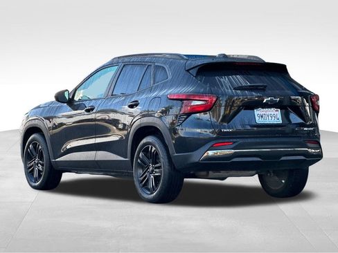 Used 2024 Chevrolet Trax ACTIV image 3