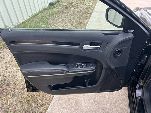 Used 2018 Chrysler 300 S w/ S Model Appearance Package AWD/4WD image 20