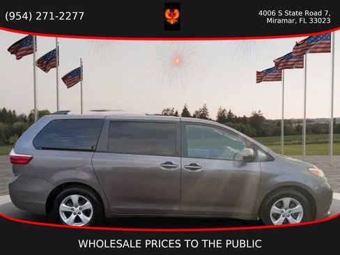 Used 2016 Toyota Sienna LE image 8