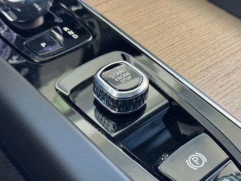 New 2026 Volvo XC60 B5 Ultra w/ Climate Package PRO image 22