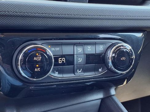 Used 2024 Chevrolet TrailBlazer LT w/ Convenience Package AWD/4WD image 12