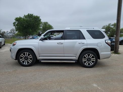 Used 2021 Toyota 4Runner Limited image 8