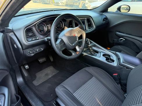 Used 2019 Dodge Challenger SXT RWD image 3