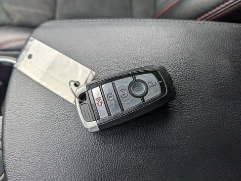 Used 2019 Ford Explorer XLT w/ Equipment Group 202A image 26