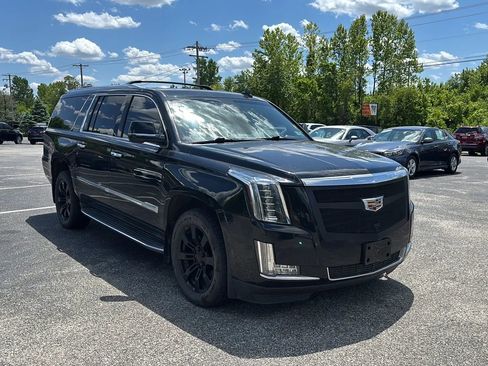 Used 2016 Cadillac Escalade ESV Luxury AWD/4WD image 7