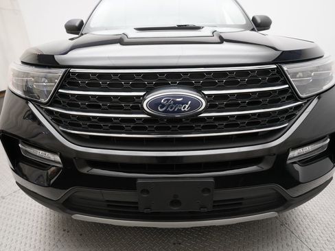 Used 2023 Ford Explorer XLT w/ Equipment Group 202A image 23