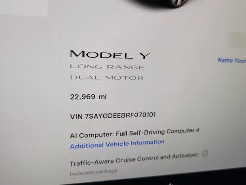 Used 2024 Tesla Model Y Long Range AWD/4WD image 4