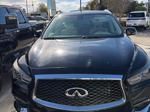 Used 2018 INFINITI QX60 Base w/ Premium Plus Package image 2