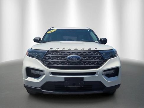 Used 2021 Ford Explorer XLT w/ Equipment Group 202A AWD/4WD image 8