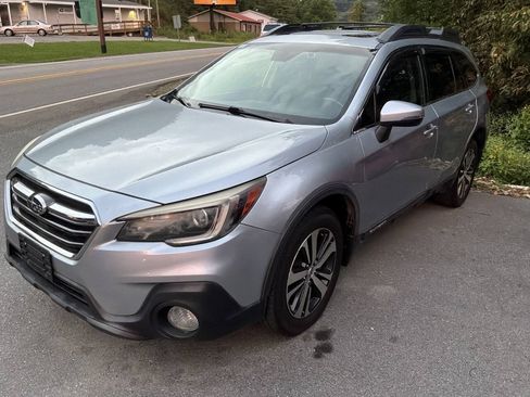Used 2018 Subaru Outback 2.5i Limited AWD/4WD image 3