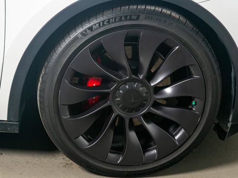 Used 2021 Tesla Model Y Performance image 20